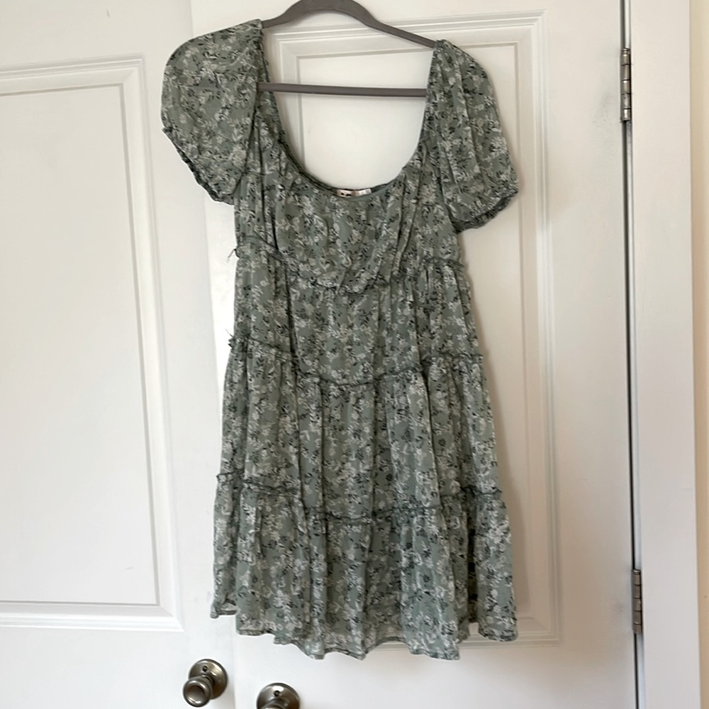 NEVER WORN SIZE L GREEN FLORAL BABYDOLL DRESS